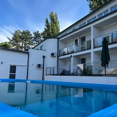 Apartment Sunday Rose 3 Zamardi